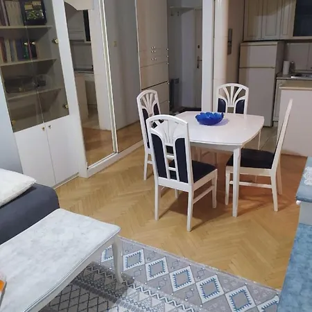 Apartman Nina דירה באניה לוקה